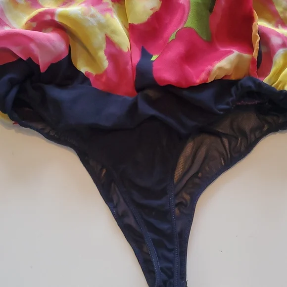 AKIRA Women's Bodysuit Size M - Picture 5 of 9